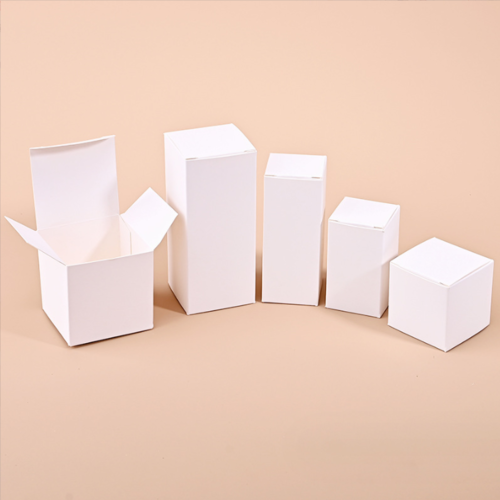 White cardboard box 350g（7*7）